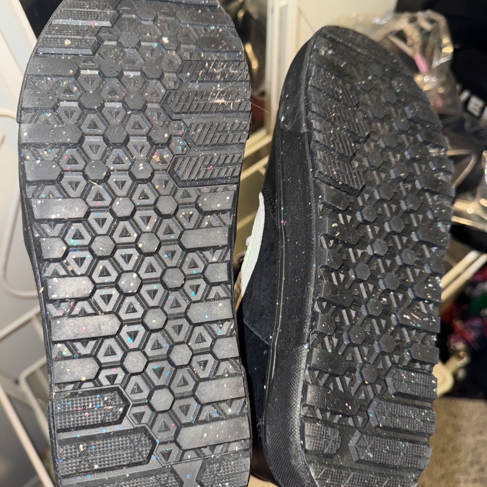 Vans Sk8 Hi MTE all weather women’s 9.5 black white sneakers - Picture 7 of 8
